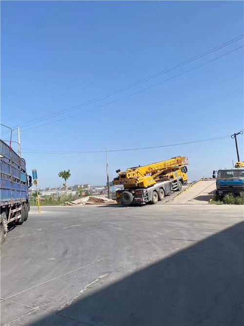 同仁县25吨吊车的租赁价格大概是多少？